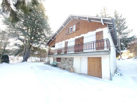 PLEASANT CHALET *** close to the Lake