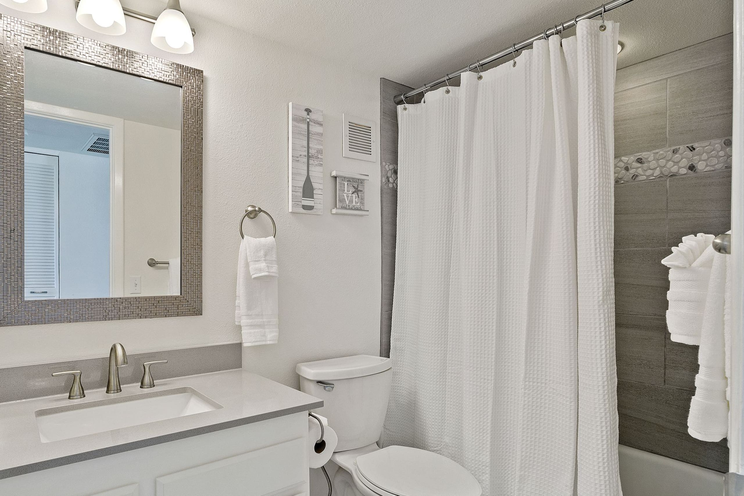 Condo in Kailua-Kona · ★4.79 · 2 bedrooms · 3 beds · 2 baths - Image 22