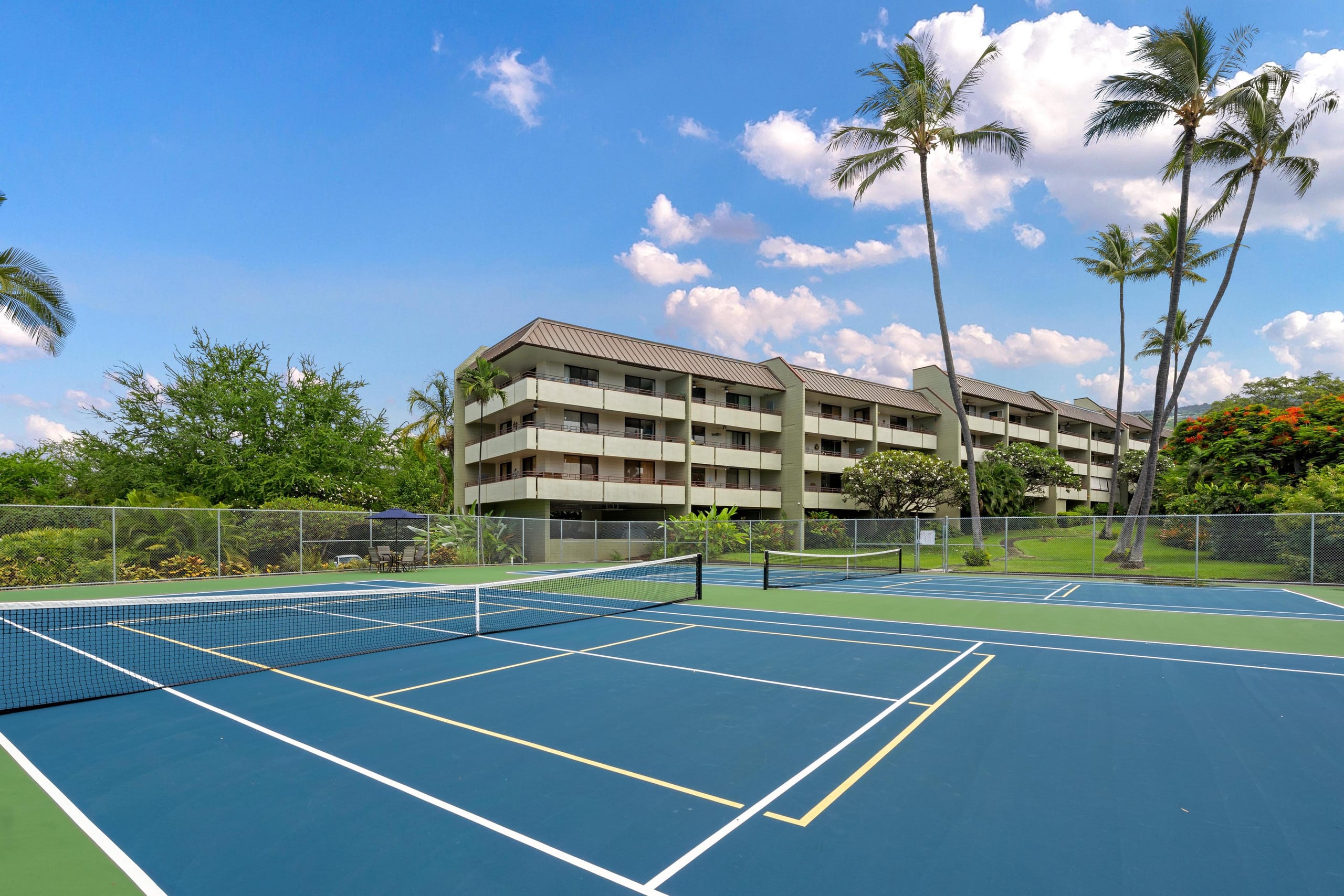 Condo in Kailua-Kona · ★4.79 · 2 bedrooms · 3 beds · 2 baths - Image 35