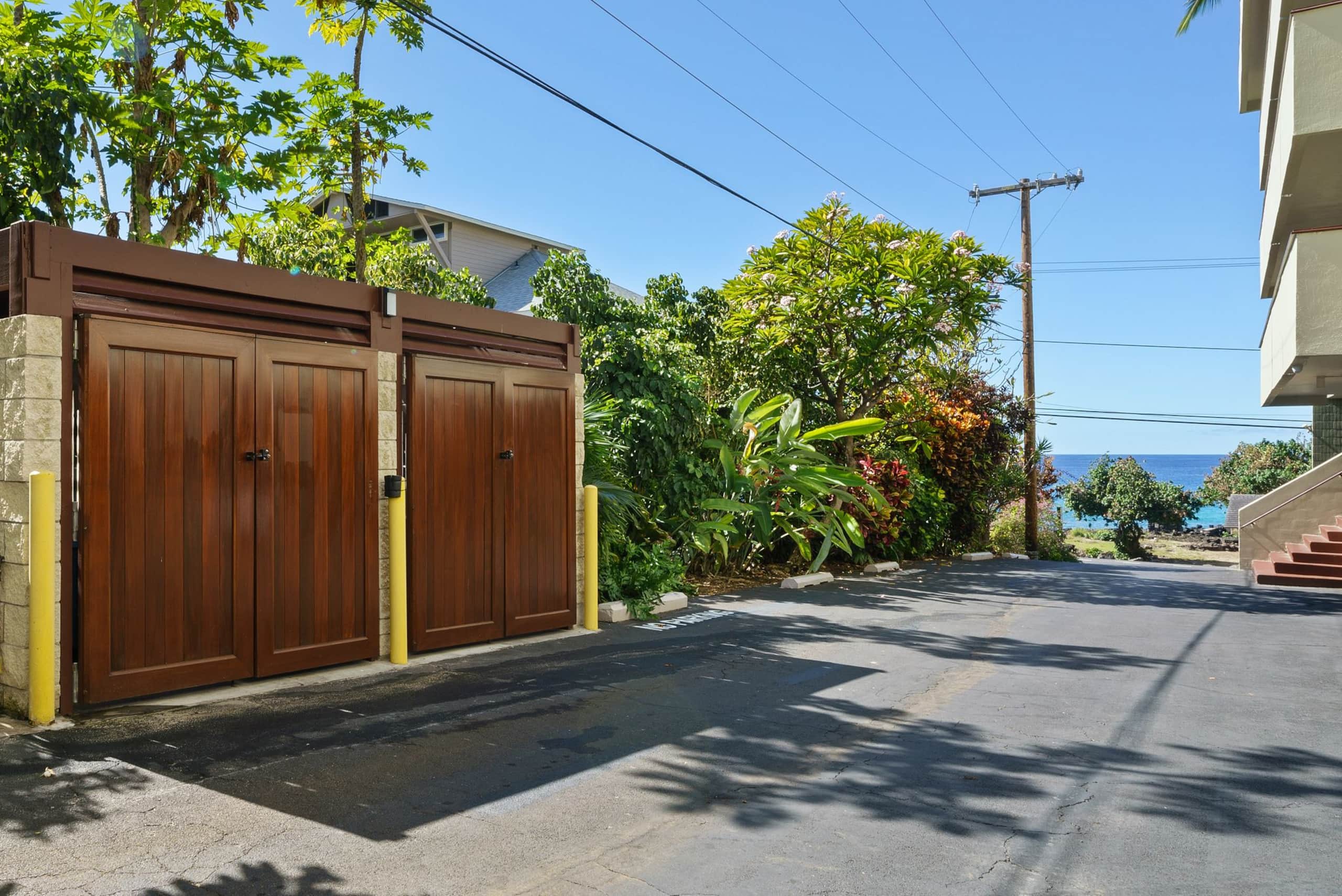 Condo in Kailua-Kona · ★4.79 · 2 bedrooms · 3 beds · 2 baths - Image 27