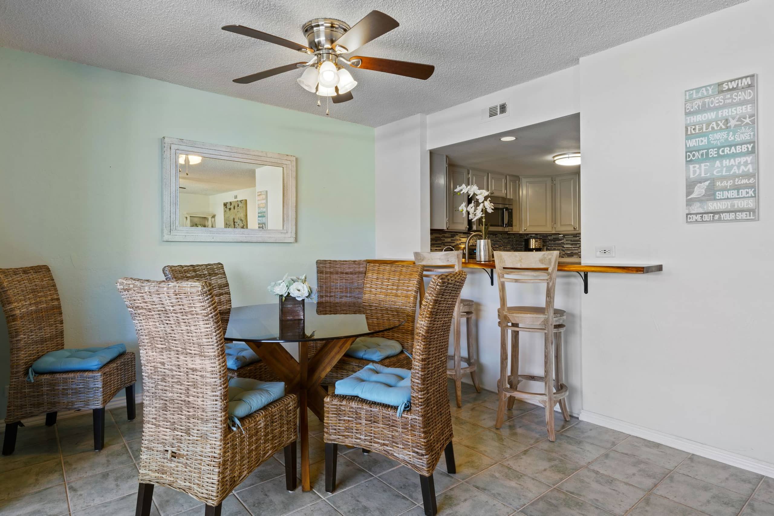 Condo in Kailua-Kona · ★4.79 · 2 bedrooms · 3 beds · 2 baths - Image 13