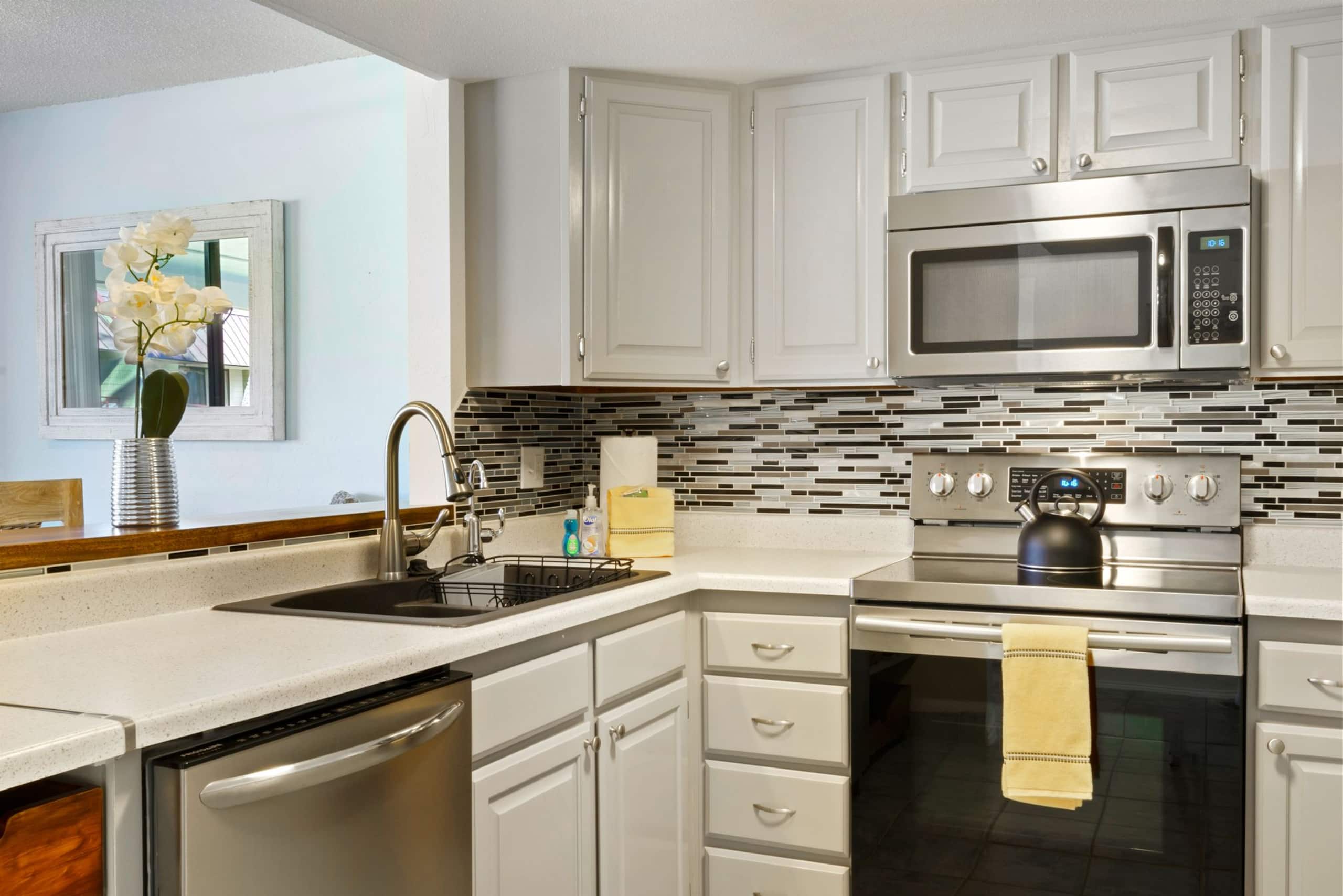 Condo in Kailua-Kona · ★4.79 · 2 bedrooms · 3 beds · 2 baths - Image 16