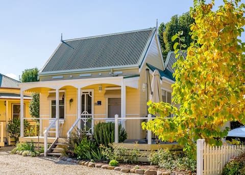 Autumn Beauty - Country Cottage 7