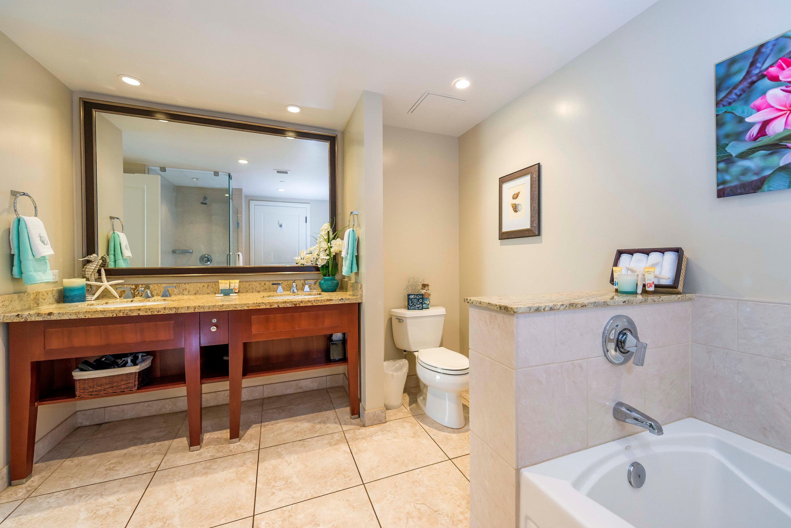 Condo in Lahaina · ★4.82 · 1 bedroom · 2 beds · 1 bath - Image 16
