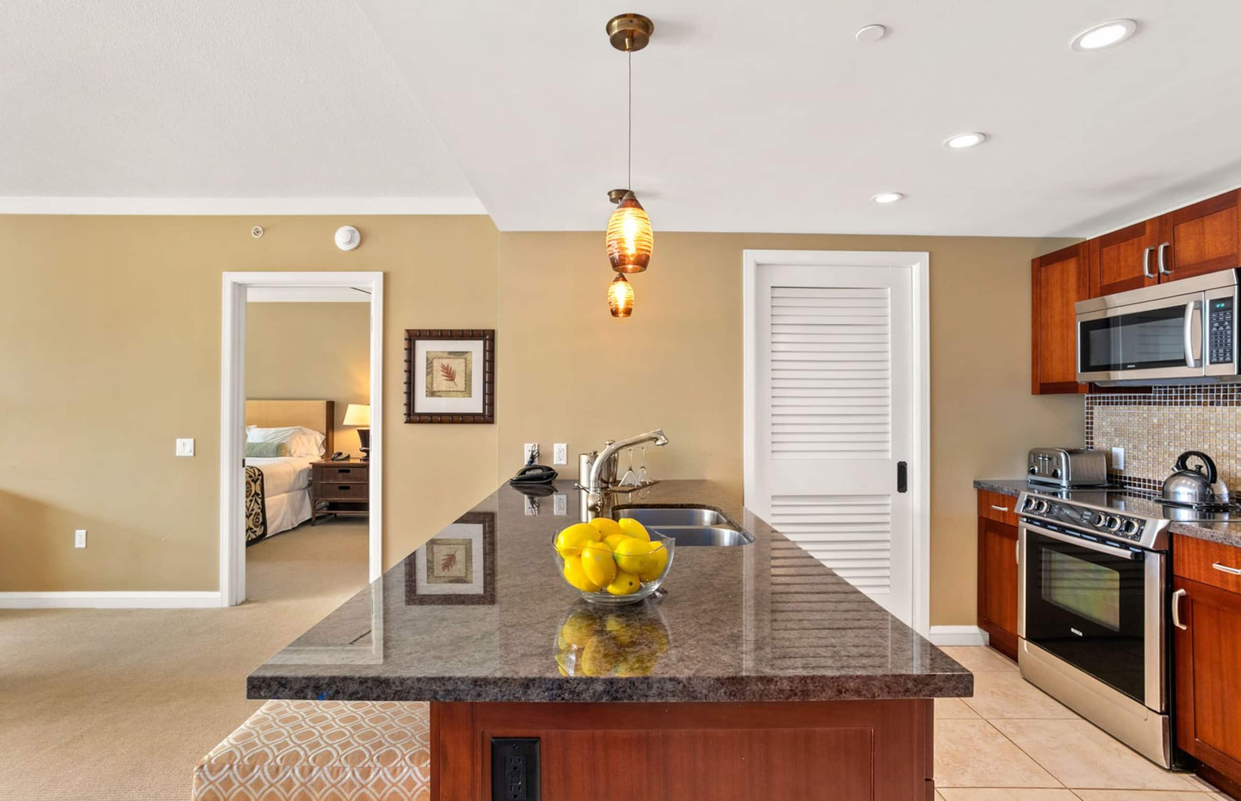 Condo in Lahaina · ★4.9 · 2 bedrooms · 4 beds · 2 shared baths - Image 14