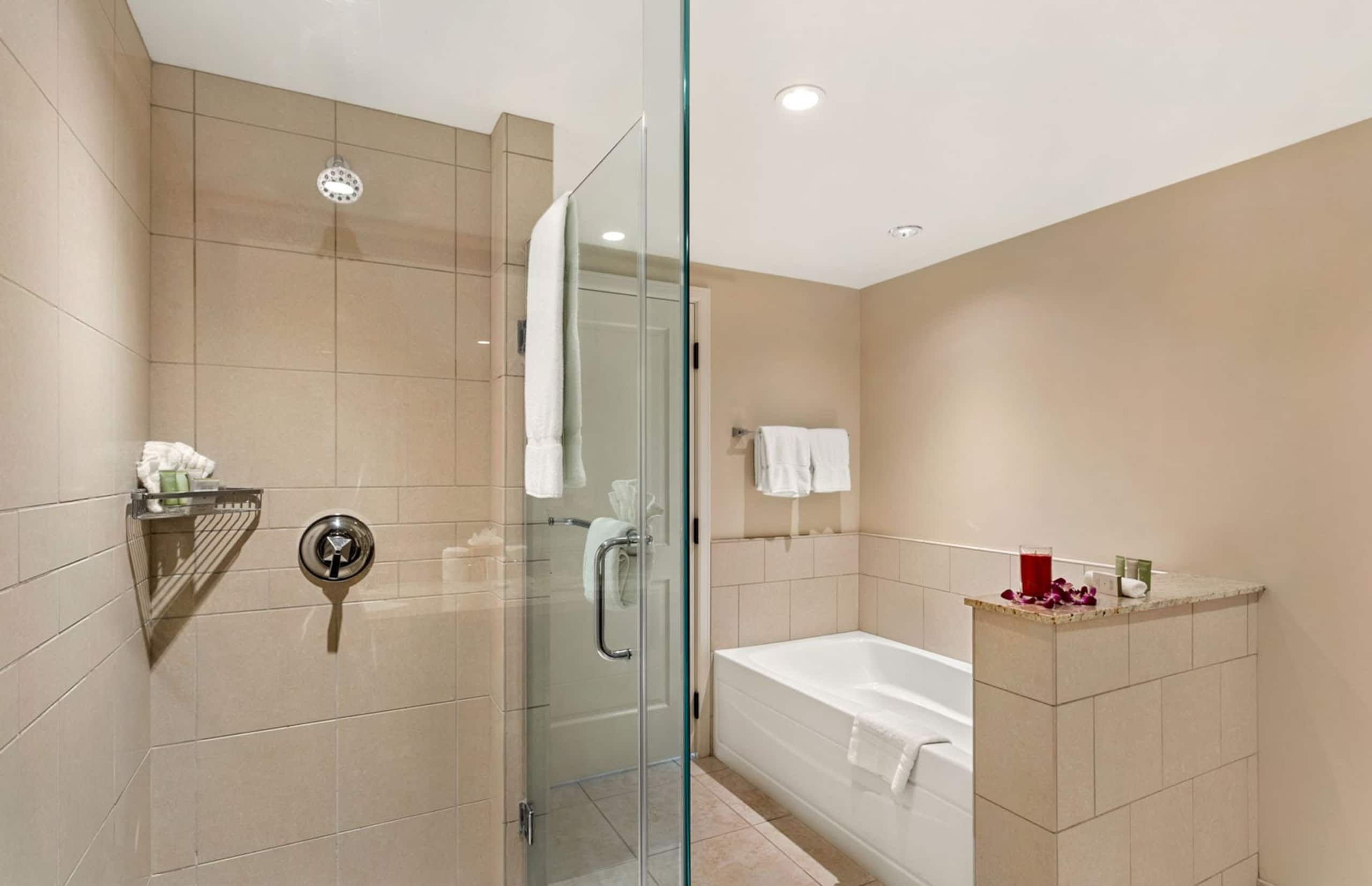 Condo in Lahaina · ★4.9 · 2 bedrooms · 4 beds · 2 shared baths - Image 20