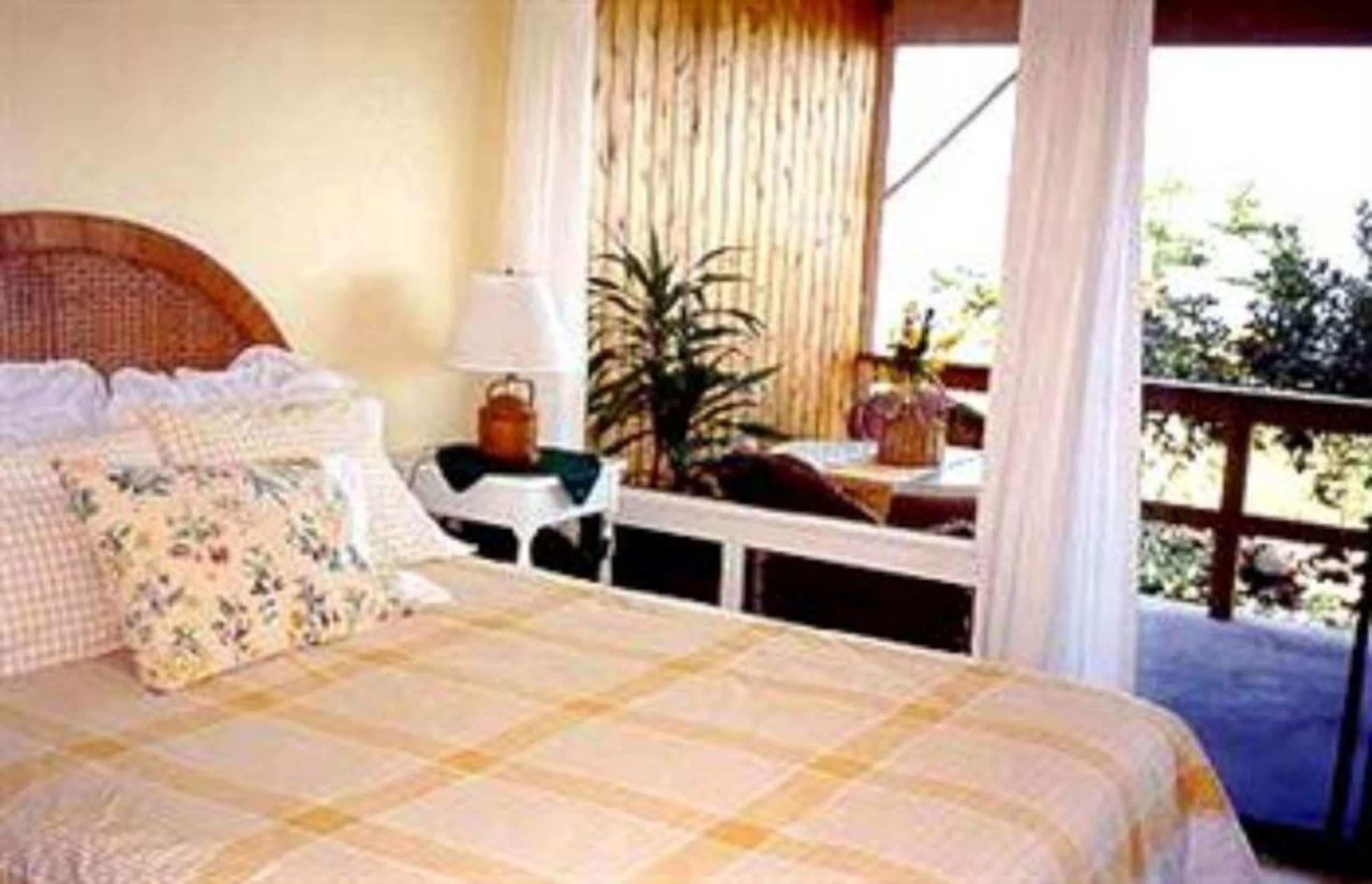 Hibiscus Suite @ Hale-Hoola B & B - Photo 4