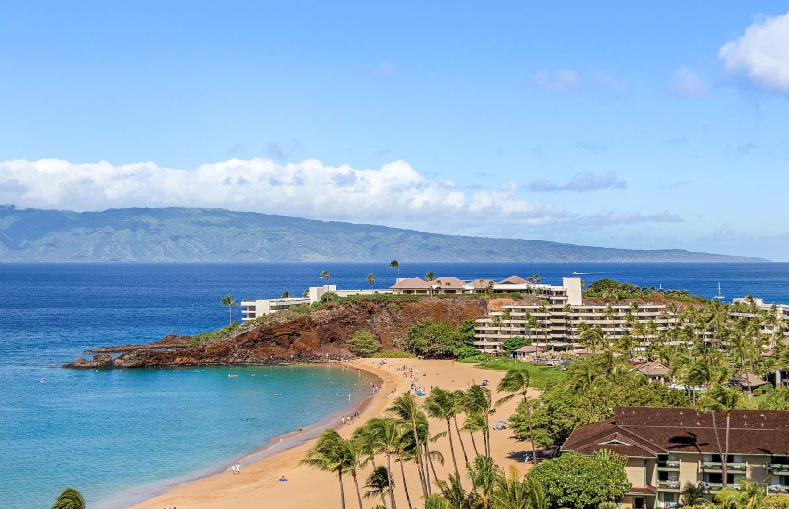 Condo in Lahaina · ★4.7 · 1 bedroom · 2 beds · 2 baths - Image 18