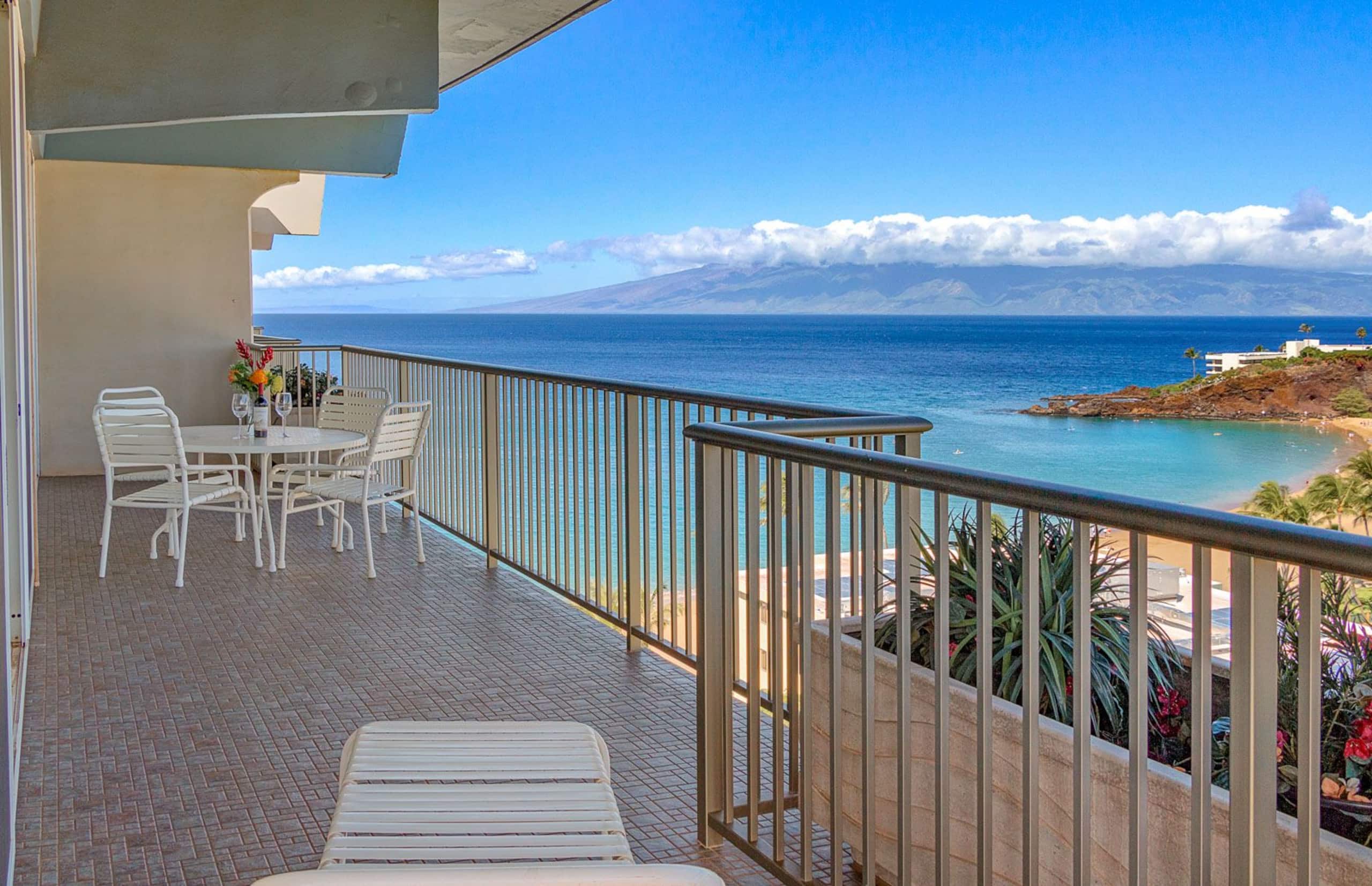 Condo in Lahaina · ★4.7 · 1 bedroom · 2 beds · 2 baths - Image 1