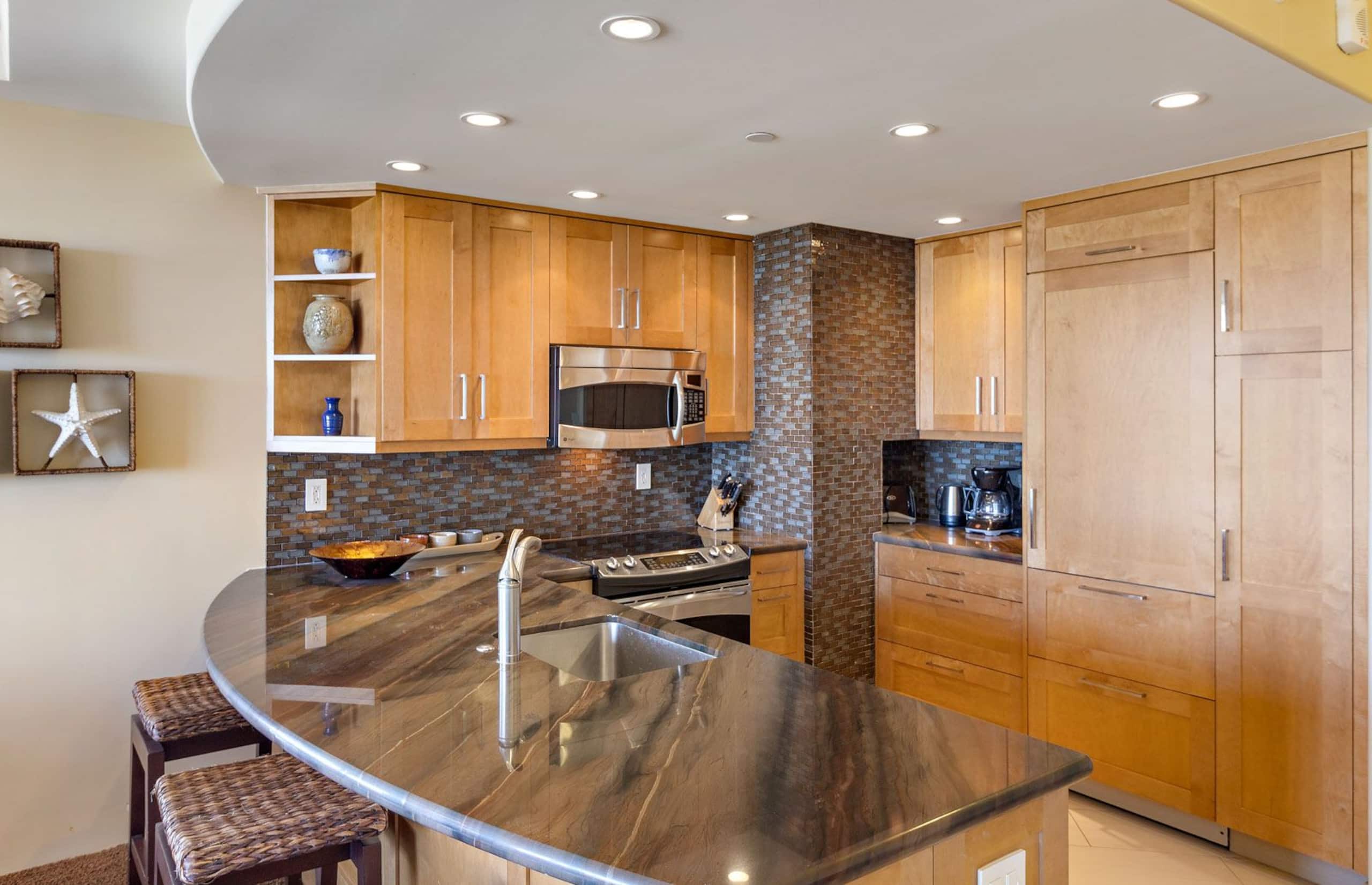 Condo in Lahaina · ★4.7 · 1 bedroom · 2 beds · 2 baths - Image 9