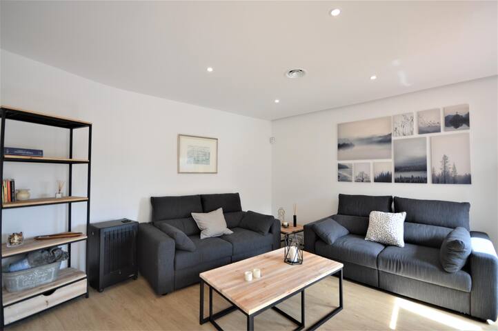 Peixateries Velles, 1-2. For 4 people, wifi, A/C, gallery image 5