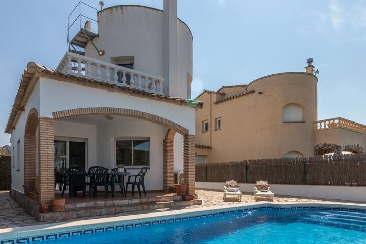 House La Barca – air conditioning, wi-fi, barbecue gallery image 3