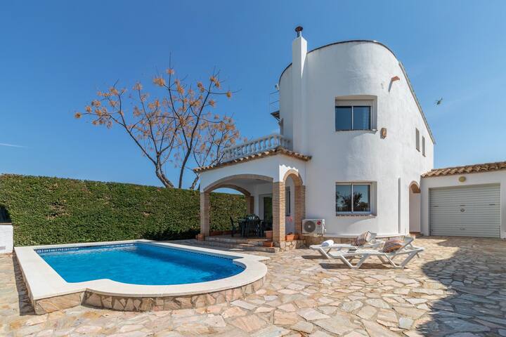 House La Barca – air conditioning, wi-fi, barbecue gallery image 2