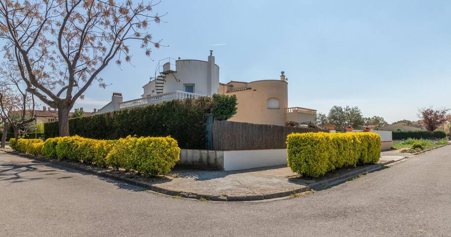 House La Barca – air conditioning, wi-fi, barbecue gallery image 4