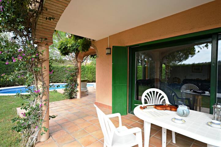 Casa Nautic 1 – A/C, wifi, private pool, barbecue, gallery image 3