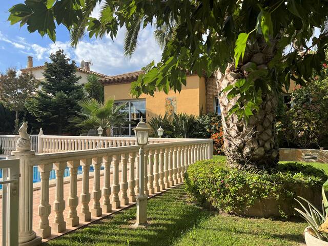 House Adriana- private pool, garden, barbecue, air gallery image 4