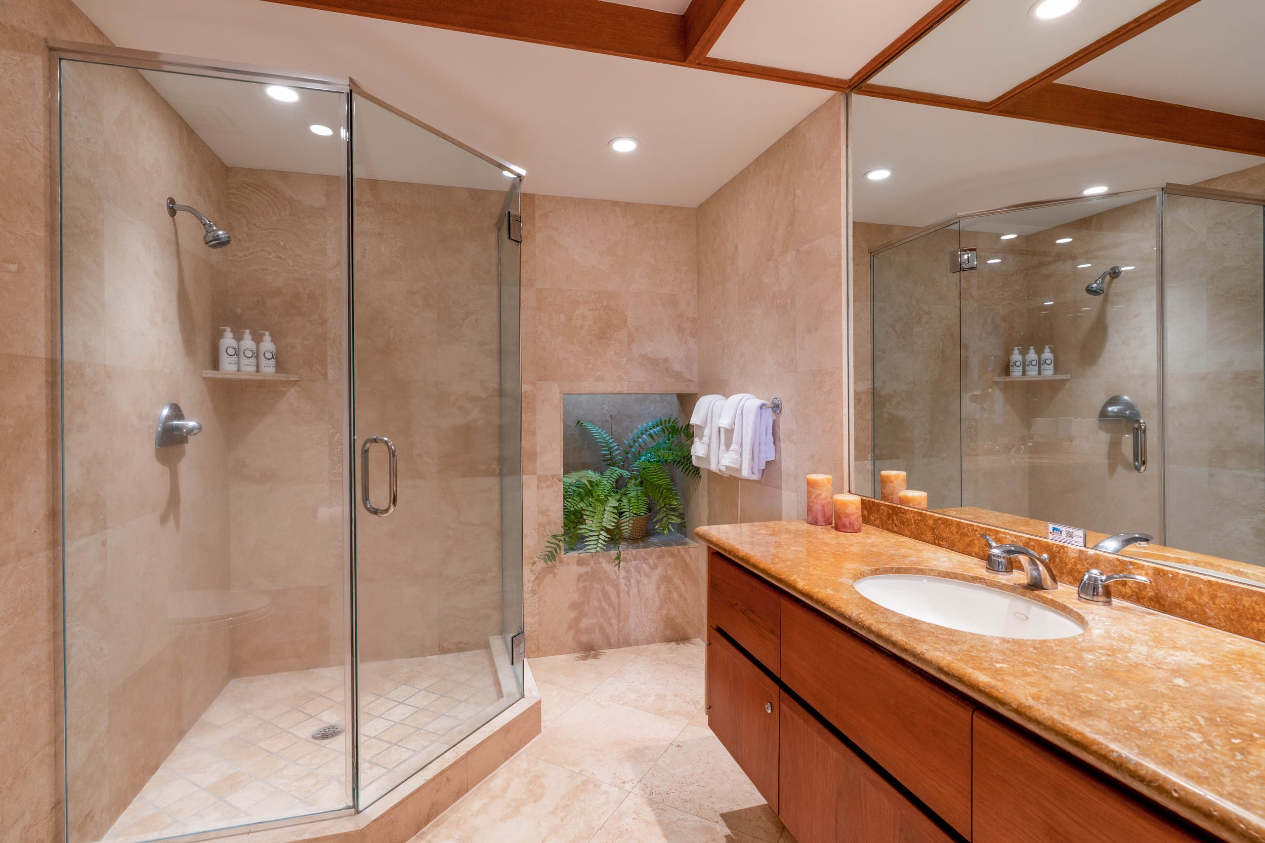 Condo in Waimea · ★4.75 · 2 bedrooms · 2 beds · 2.5 baths - Image 14