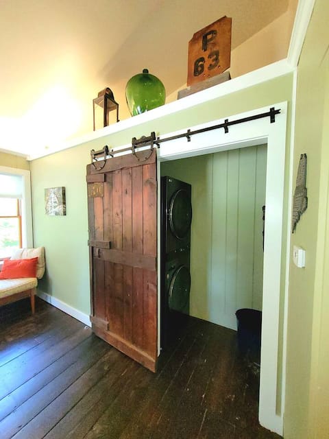 Historic charm, Modern amenities, Walk downtown