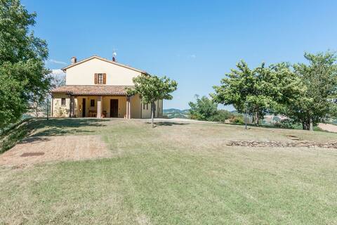 Holiday Home in Urbania with Hill Views