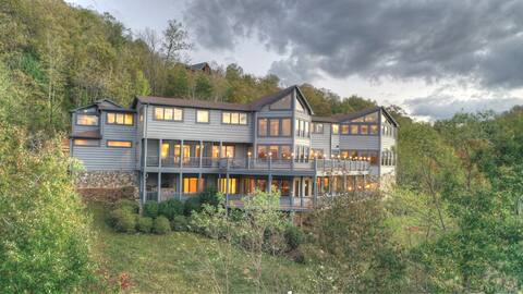 Blue Ridge Luxury Lodge | 9BR | Stunning Views | I