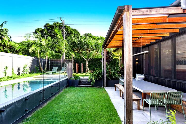 Barefoot Bay Villa gallery image 2