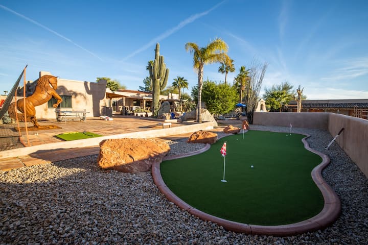 Luxury 5BR: Pickleball, Heated Pool, Near Golf - Scottsdale