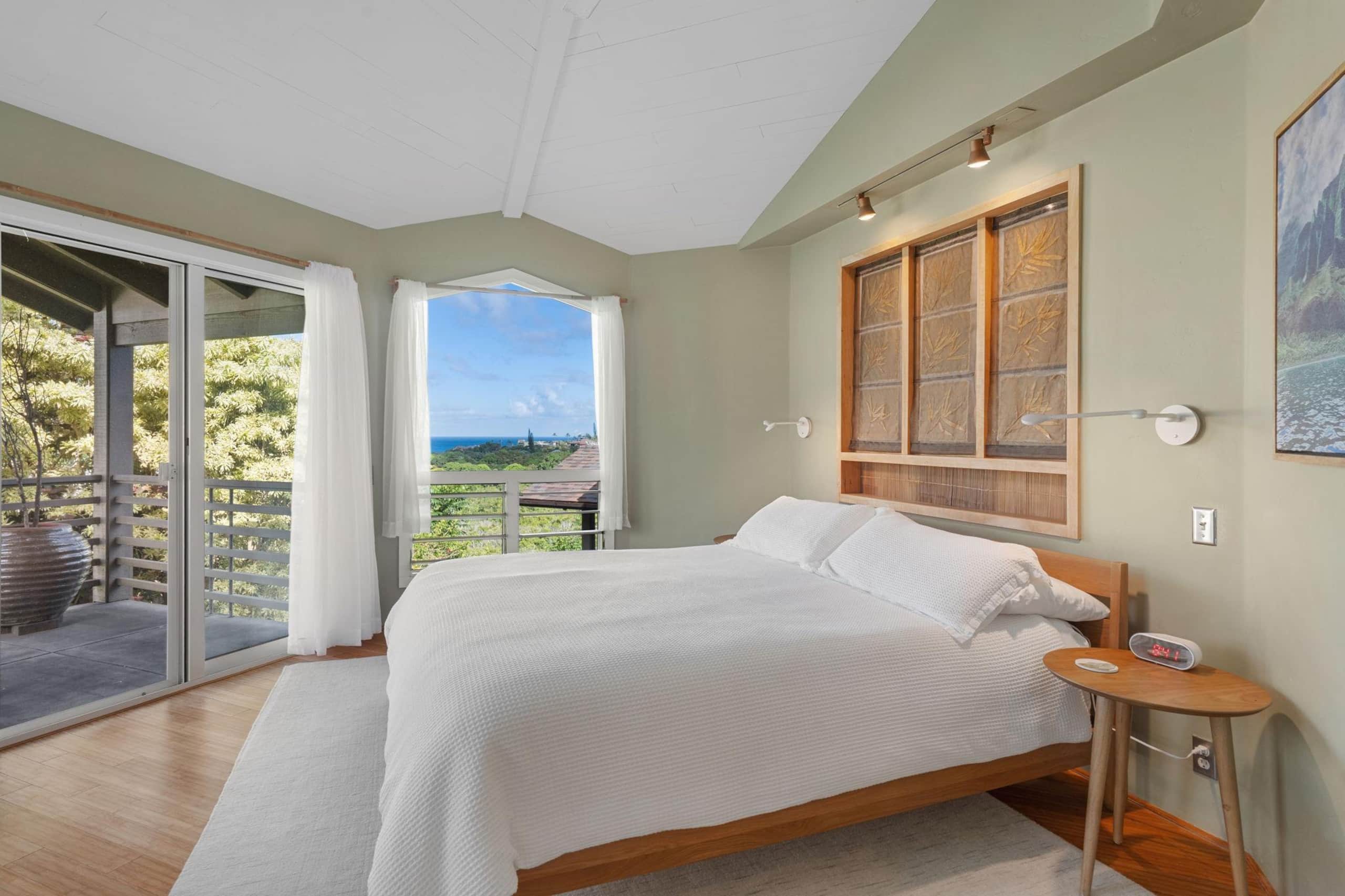 Home in Princeville · ★4.6 · 3 bedrooms · 4 beds · 2.5 baths - Image 16