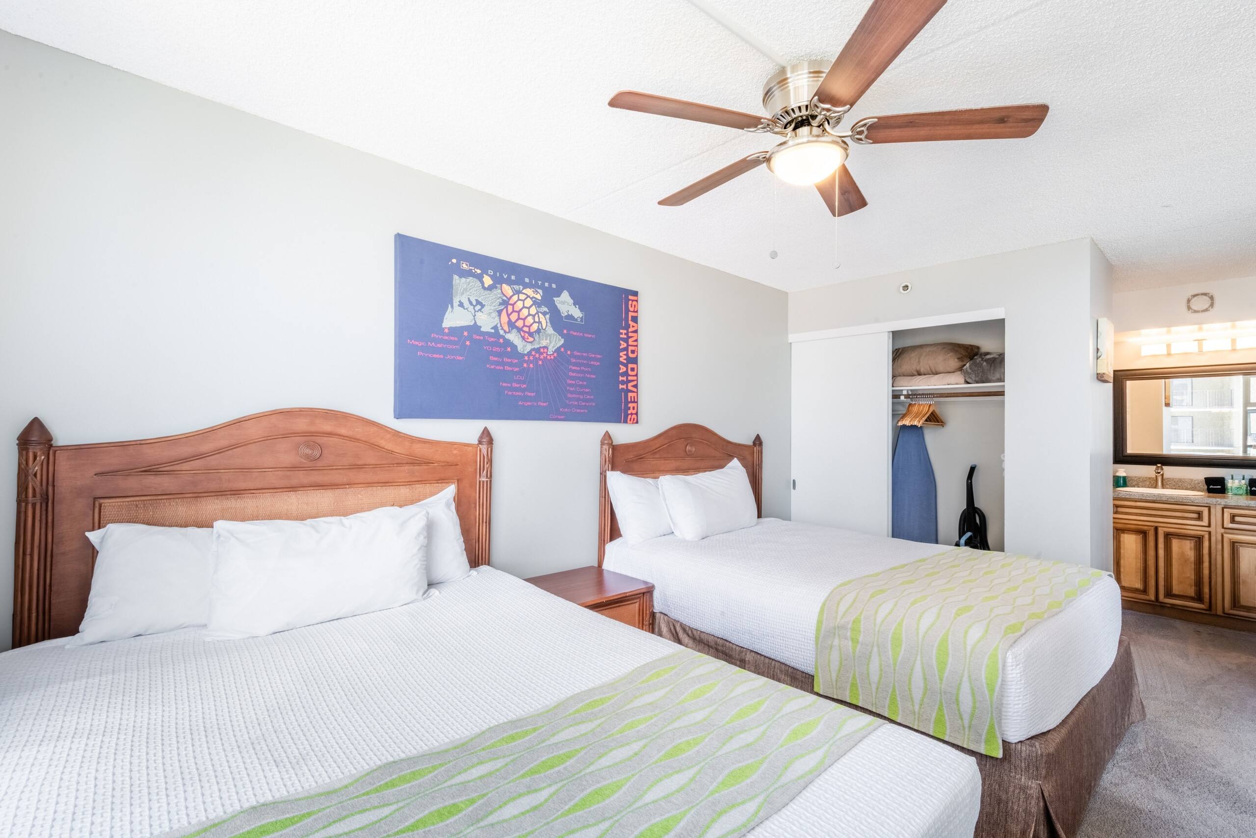 Condo in Honolulu · ★4.0 · 1 bedroom · 4 beds · 1 private bath - Image 4