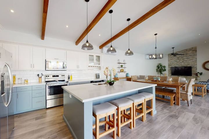Tropical Vacations managed Airbnb listing 2
