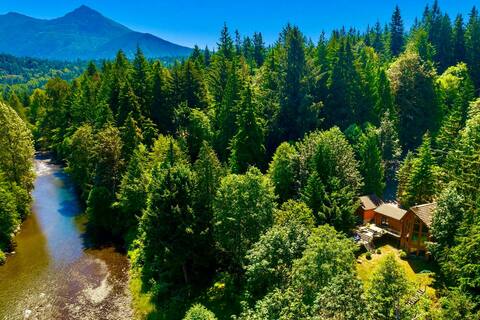 Tubing+Fishing | Waterfront Views @vacationloghome