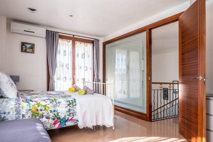 Villa in Ciutadella de Menorca gallery image 5