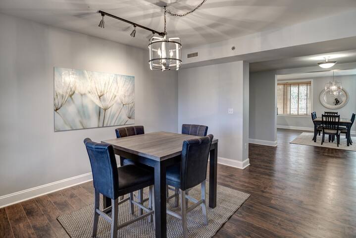 Historic Biltmore Area Renovated Condo gallery image 5