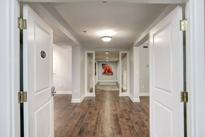 Historic Biltmore Area Renovated Condo gallery image 2
