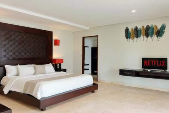 Merpati 2BR · Seminyak Haven: 2BR Villa – Steps to Beach & Shops