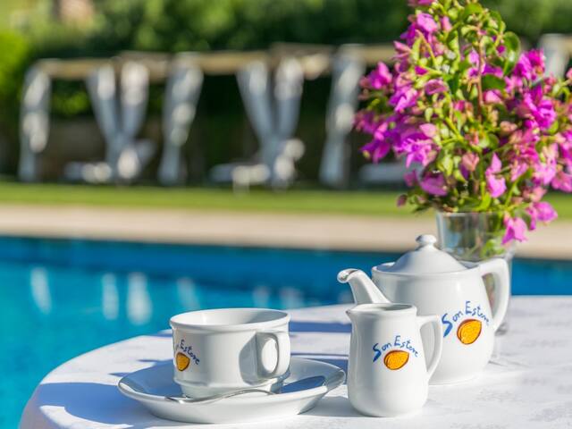 Historical House in Mallorca Up To 12 Guests gallery image 4