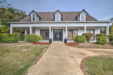 Starkvegas Clubhouse ~ 2 Mi to MSU Campus!