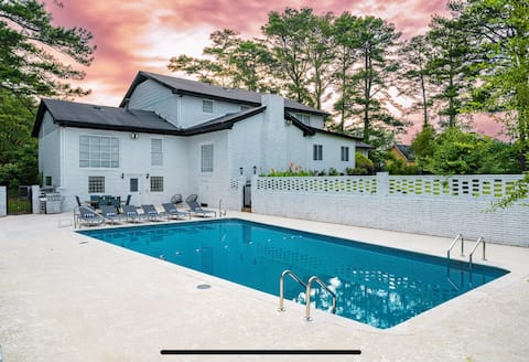 Mansion With Private Pool Bsktball & Tennis courts