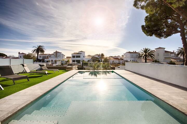 Villa Ter 4ch Piscine,amarre,wifi,parking gallery image 4