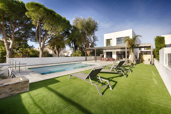 Villa Ter 4ch Piscine,amarre,wifi,parking