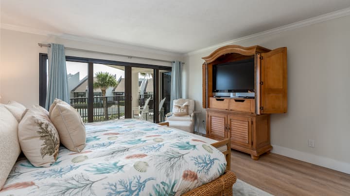 Ტელევიზორი მთავარ საძინებელში