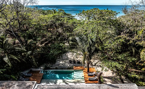 Casa Lanui - Beachfront