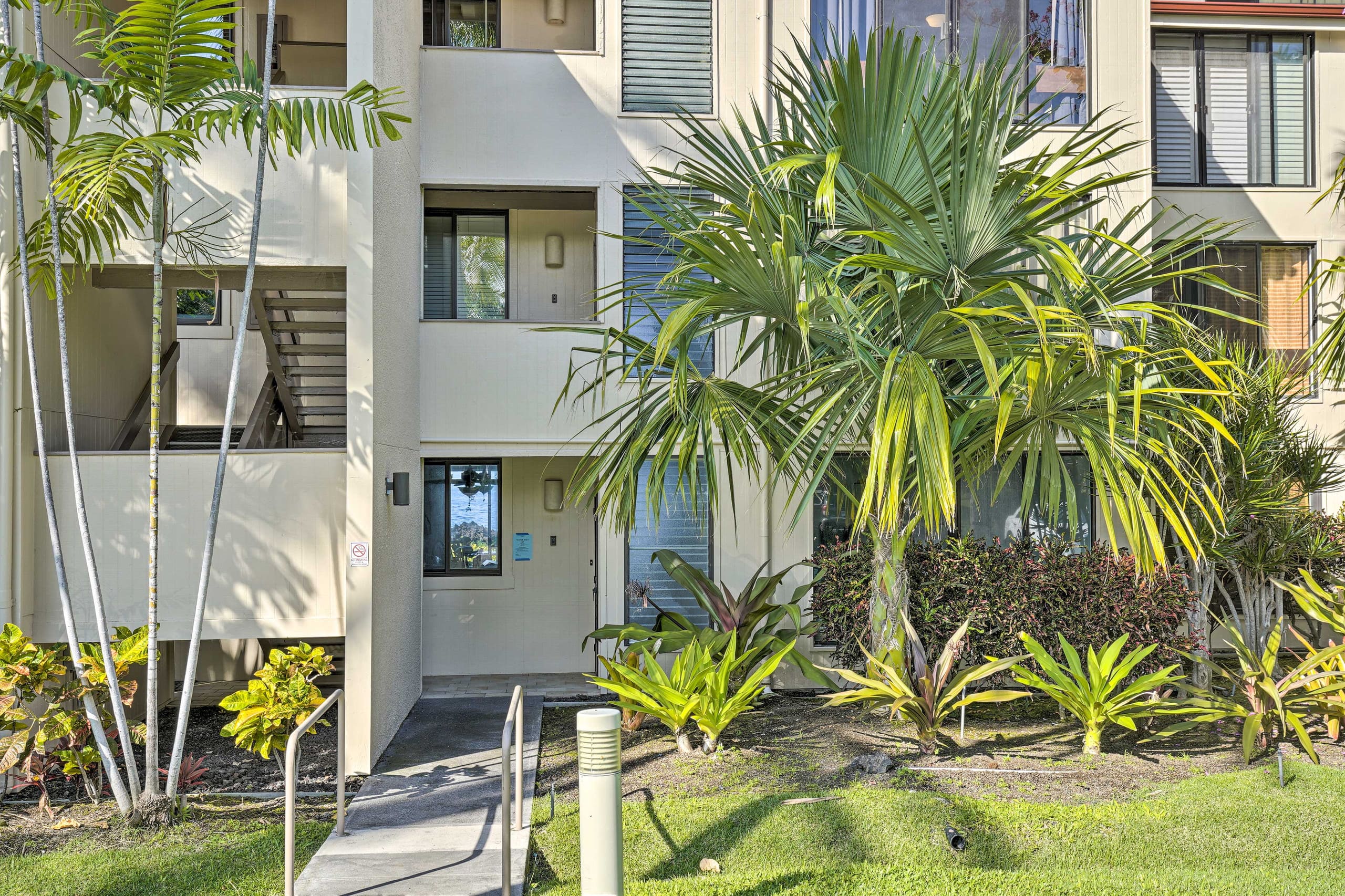 Condo in Kailua-Kona · ★4.8 · 2 bedrooms · 4 beds · 2 baths - Image 30
