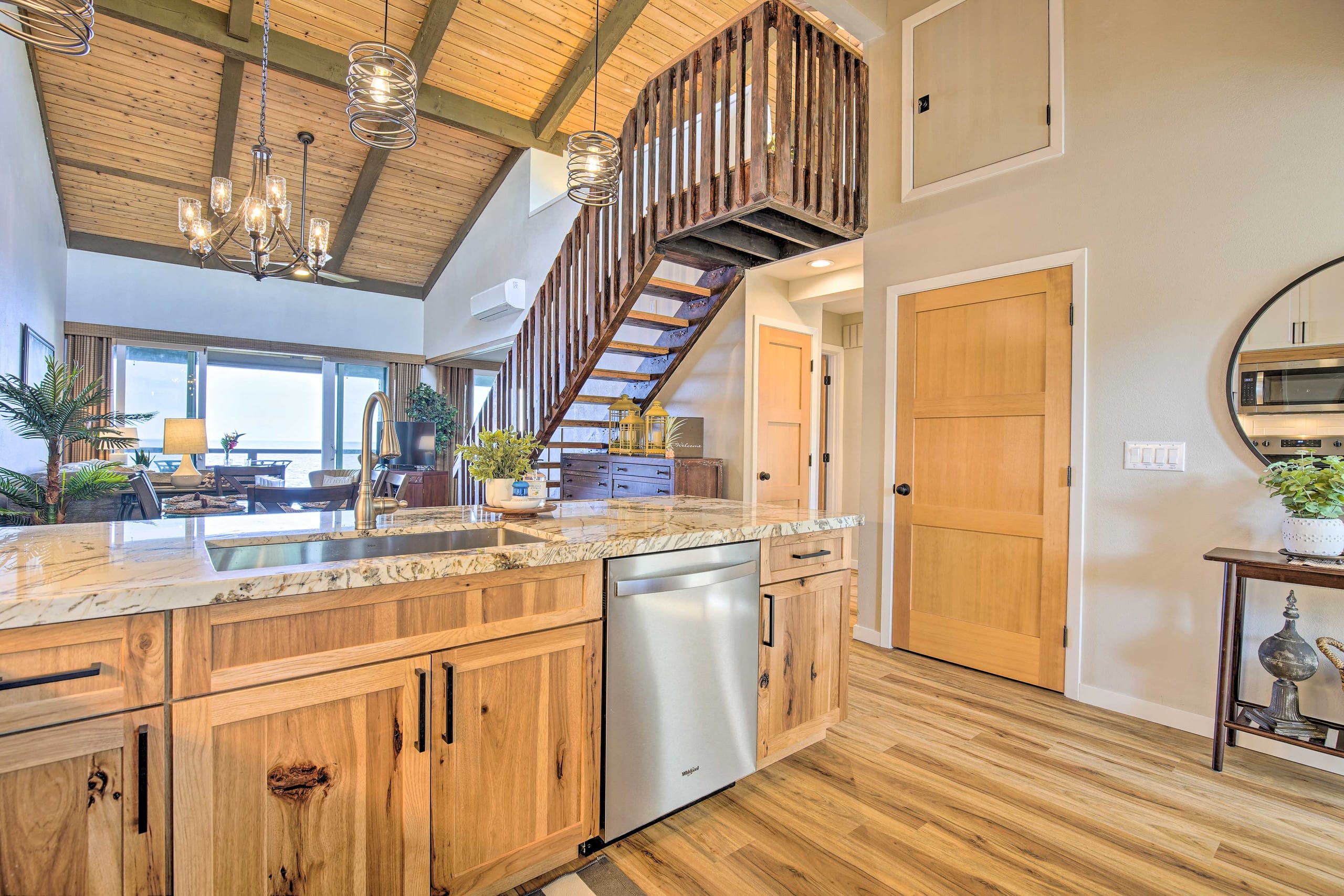 Condo in Kailua-Kona · ★4.8 · 2 bedrooms · 4 beds · 2 baths - Image 6