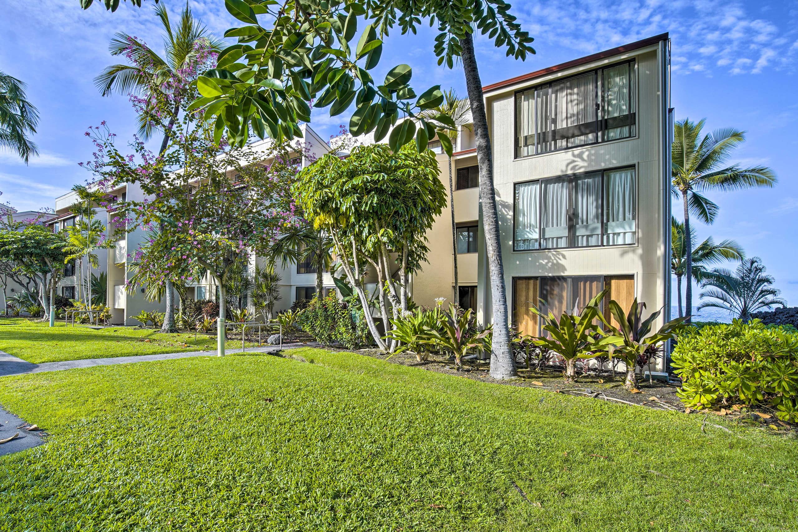 Condo in Kailua-Kona · ★4.8 · 2 bedrooms · 4 beds · 2 baths - Image 31