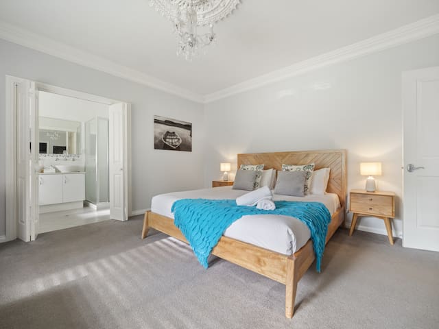 Burton Farmhouse—Reconnect with Nature & Family gallery image 4