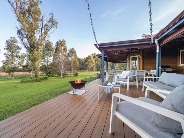 Burton Farmhouse—Reconnect with Nature & Family