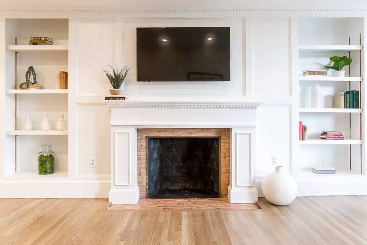 Luxury 2 Bed, 2Bath apartment in Back Bay/Fenway! gallery image 4