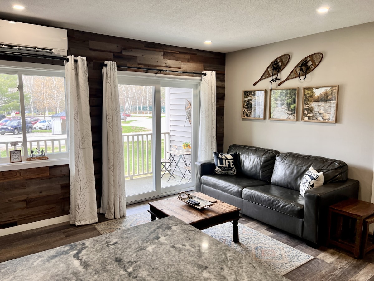 โซฟาที่นอนสบายเปลี่ยนเป็นเตียงควีนไซส์ได้