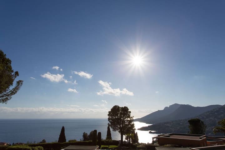 Neu !! Unglaubliche Aussicht - Wohnung Mit Picine - Théoule-sur-Mer