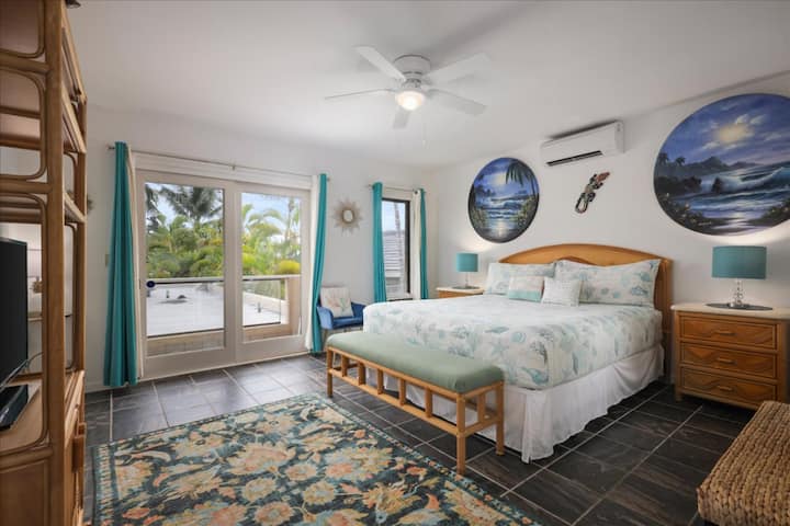 חדר שינה לאורחים הממוקם מעל הבית הראשי עם כניסה נפרדת